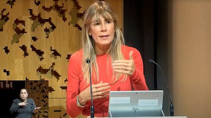 Begoña Gómez, esposa del presidente del Gobierno, durante una intervención en la Universidad Complutense de Madrid.