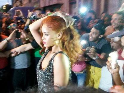 Rihanna, en el barrio del Cerro, durante la sesión fotos.