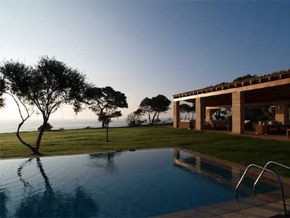 Piscina del hotel Ca'n Simoneta, en Capdepera, al noreste de la isla de Mallorca.