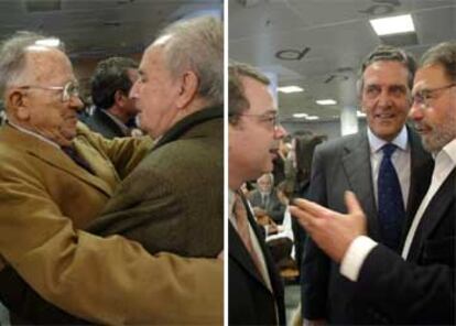 Santiago Carrillo abraza a Miguel Núñez. A la derecha, Luis Merino, Fernando Schwartz y Juan Luis Galiardo.