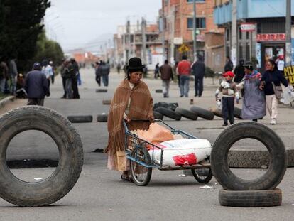 Bloqueos de calles en El Alto, durante una huelga en 2010.