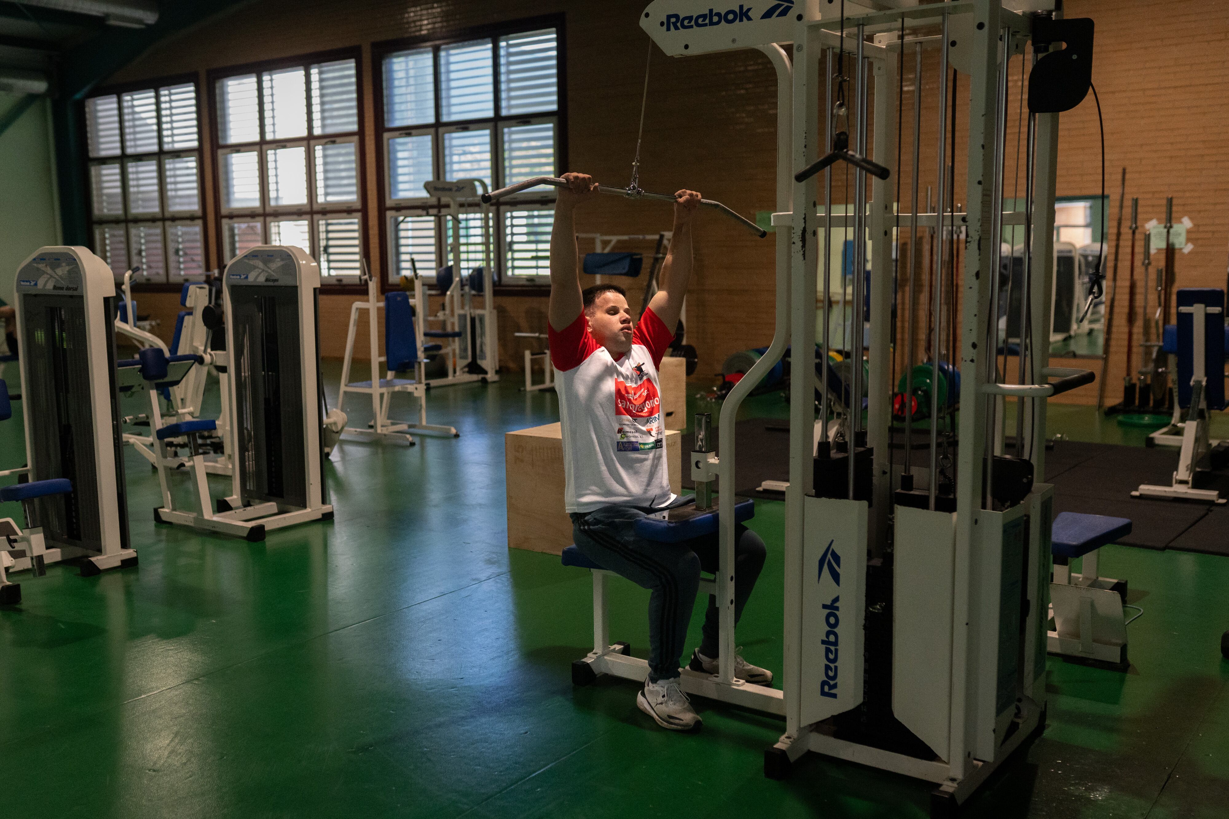 Iker Gallego entrena en el gimnasio de la Ciudad Deportiva de Zamora.