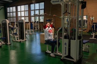 Iker Gallego entrena en el gimnasio de la Ciudad Deportiva de Zamora.