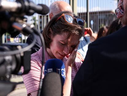Amanda Knox, en el exterior del tribunal que la ha juzgado por calumnias en Florencia (Italia), este lunes.