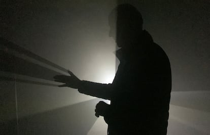 Instalación de Anthony McCall en el Pozo Santa Bárbara en Mieres.