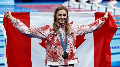 Summer McIntosh, tras sumar su tercer oro en los Juegos, cuarta medalla para ella en París.