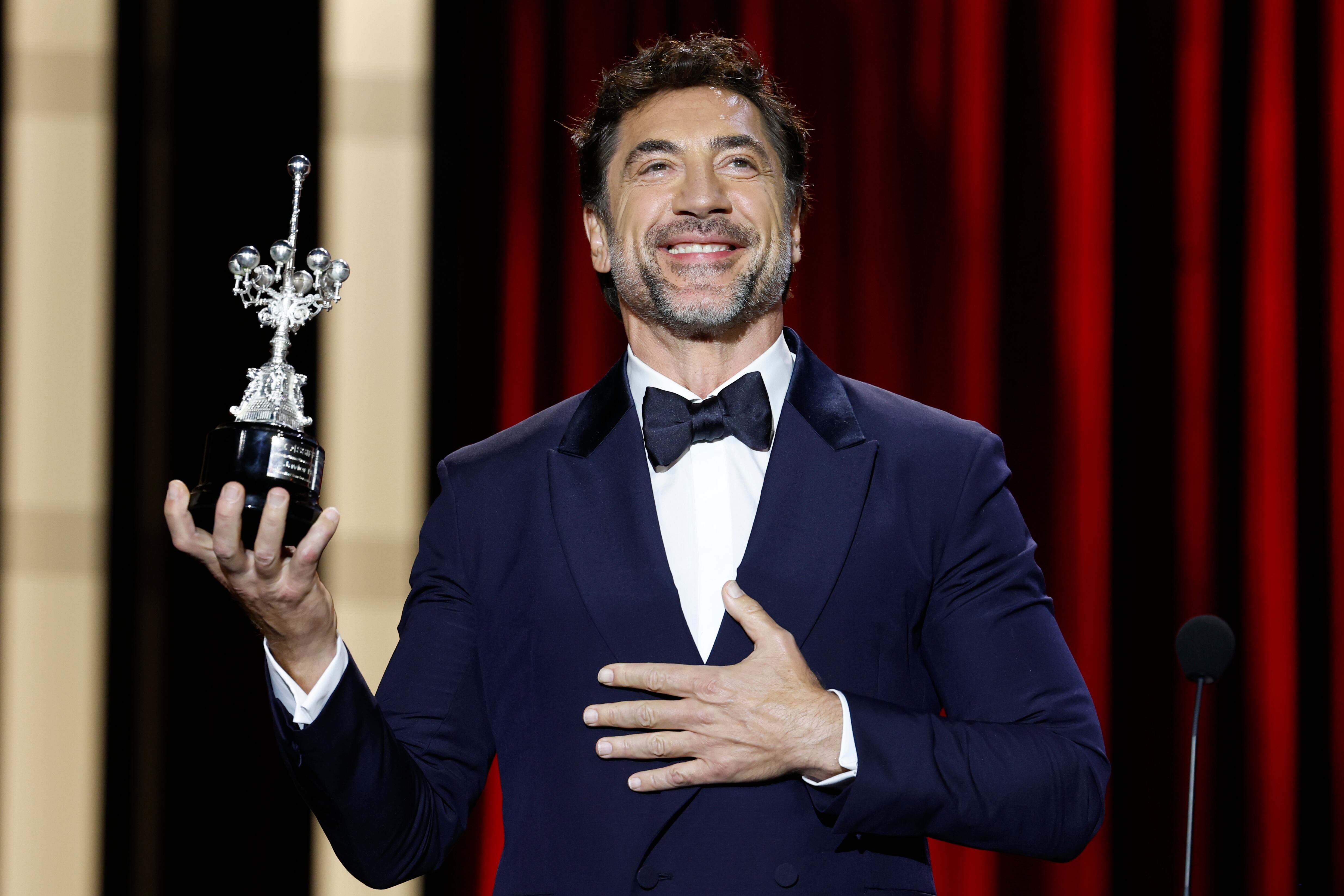 Javier Bardem recibe el premio Donostia: “Necesitas un enorme ego porque quieres ser visto”