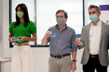 Desde la izquierda, Villacís, Almeida y Aniorte, en la presentación de la iniciativa, en agosto.