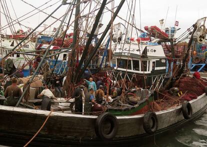 Un pesquero marroquí en el puerto de Dajla (Marruecos) el pasado día 15.