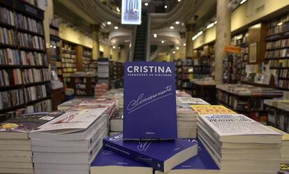 'Sinceramente', de Cristina Kirchner, en una librería.