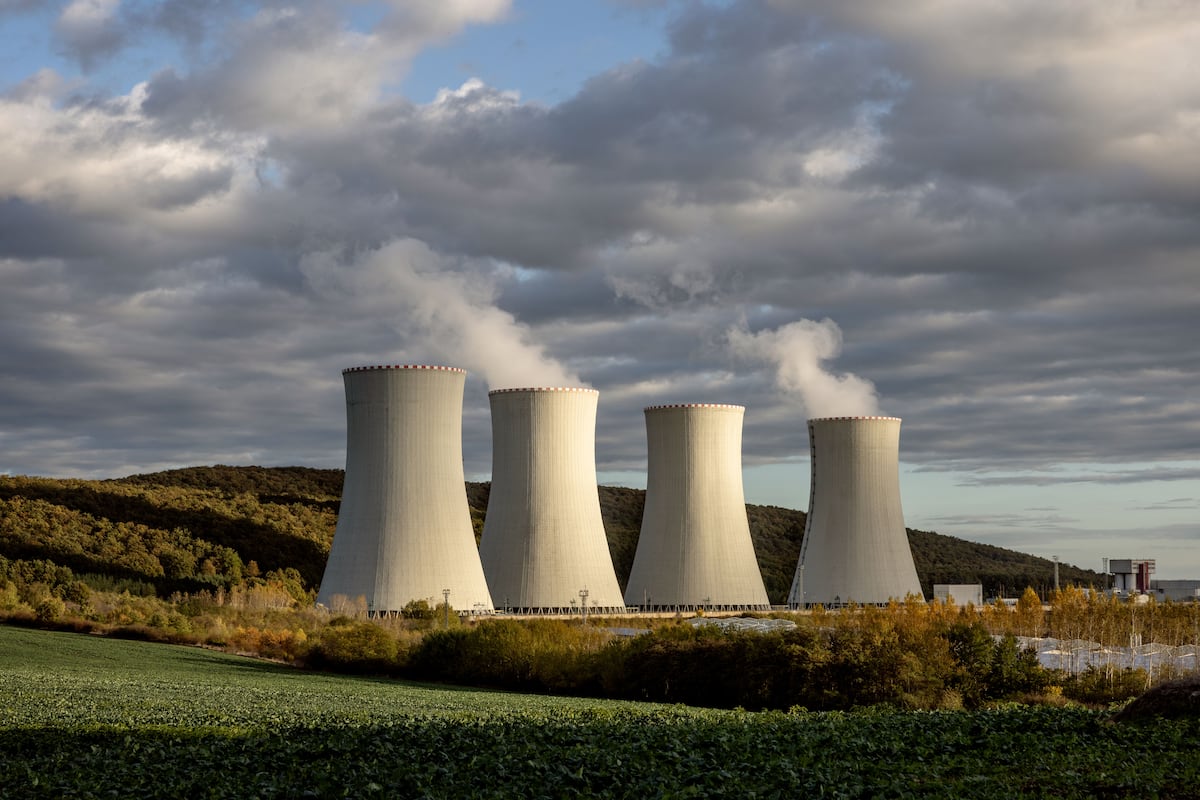 Data centers seek to establish self-sufficient power supply with nuclear reactors