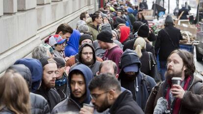 Colas en Montreal para comprar marihuana.