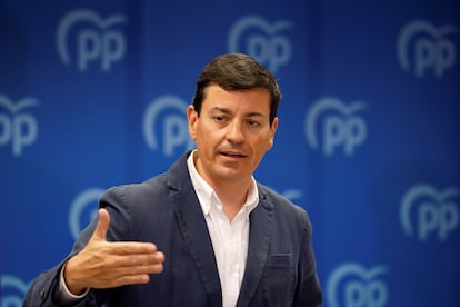 José Luis Bayo, que quiere enfrentarse en primarias en el congreso del PP, en 2021 en la sede del PP en Valencia. Un exdirigente del PP valenciano intentará disputar a Feijóo las primarias por el liderazgo del partido