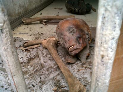 Los restos de una momia del Museo Egipcio en El Cairo, en una imagen tomada el sábado. Un grupo de saqueadores irrumpió en el edificio y destrozó varios restos arqueológicos.