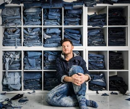 'The Greatest Story Ever Worn' (La mejor historia jamás llevada), es un lienzo de cuatro metros por diez que celebra los 150 años de los pantalones 501 de Levi’s.