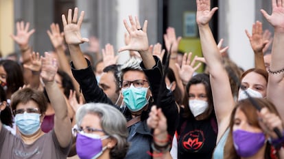 Concentración en Las Palmas de Gran Canaria en protesta por el asesinato de Olivia, la mayor de las hermanas desaparecidas en Tenerife.