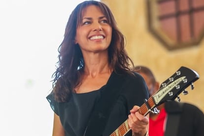 Este retrato de Susanna Hoffs ha revolucionado el mundo digital durante la última semana.