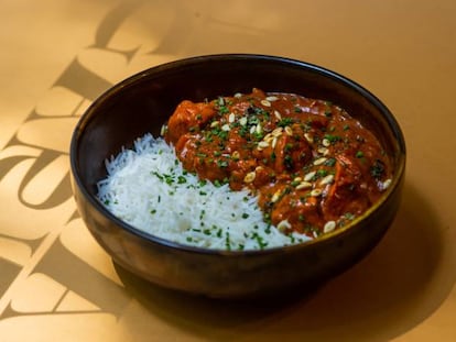 El tikka masala de Mirch es una de las grandes razones para ir