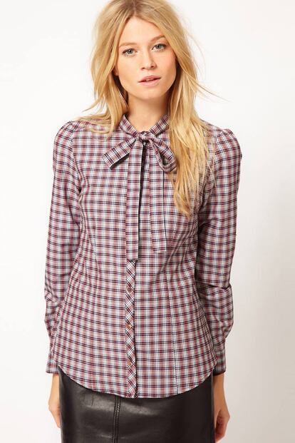 Camisa con mini cuadros y maxi lazo de Oasis (48 euros aprox).