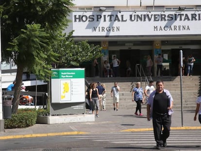 Entrada del hospital Virgen Macarena de Sevilla, en agosto pasado.