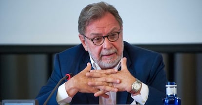 Juan Luis Cebrián, presidente del Grupo Prisa, durante la clausura de un curso de verano sobre periodismo organizado por la Universidad Complutense