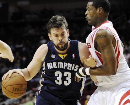 Marc Gasol, ante Marcus Camby