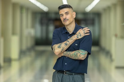 Álvaro Benito, durante la presentación del documental 'Cicatrices' en el FesTVal de Vitoria.