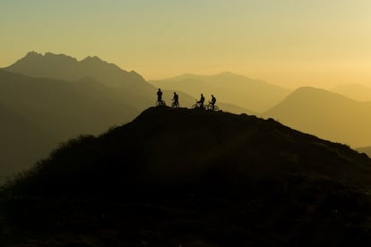 Thomas Vanderham, Andrew Shandro, Ignacio Roco y Nicolas Rieutord en Nevados de Chillan, Chile. Dentro de la categoría 'Lifestyle'.