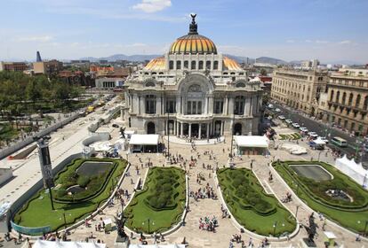 Vista panorámica del Palacio de Bellas Artes donde se le rendirá  homenaje al escritor colombiano.
