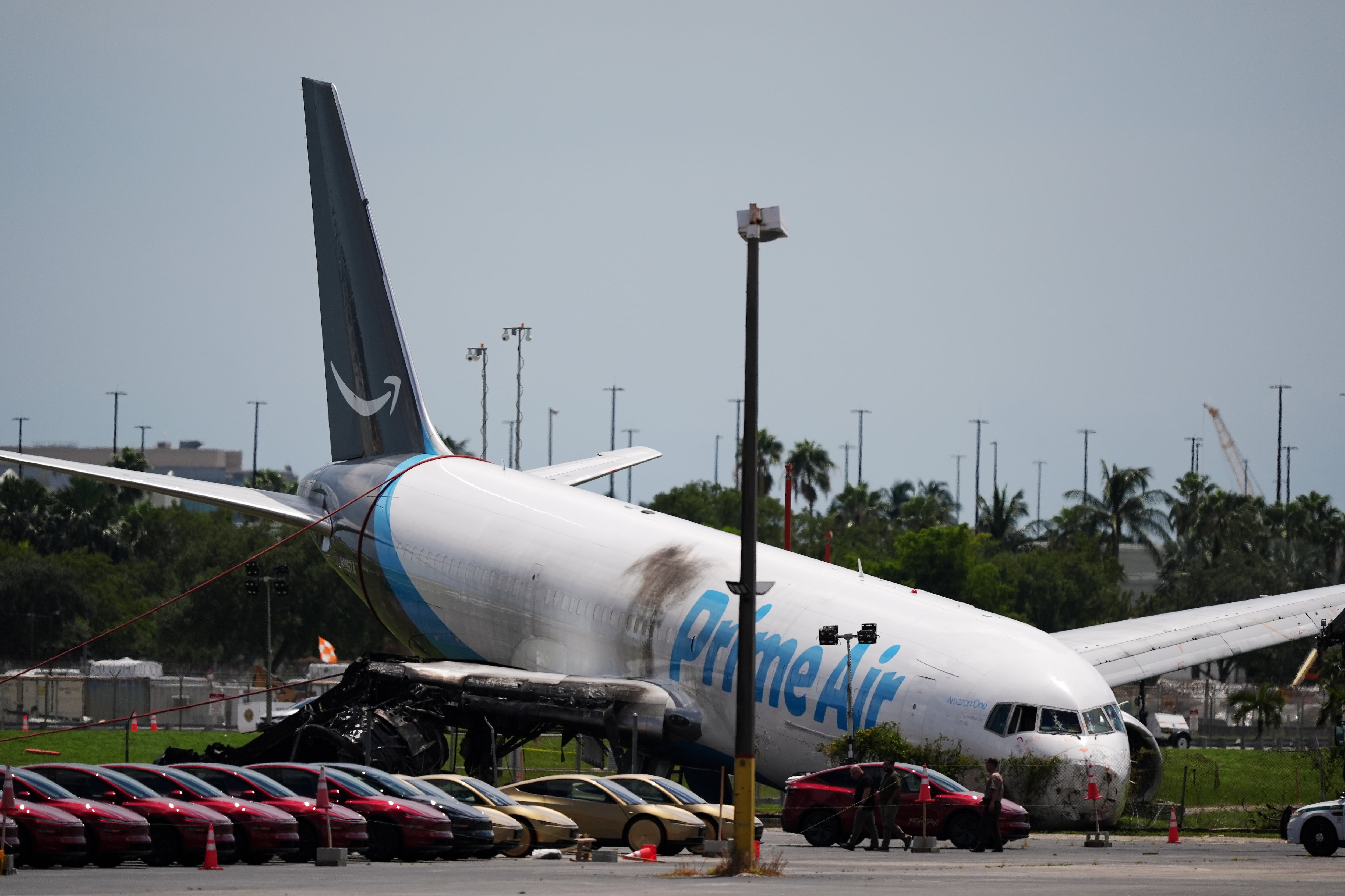 Amazon suspende negocios con la empresa que operaba el avión del accidente fatal en Miami