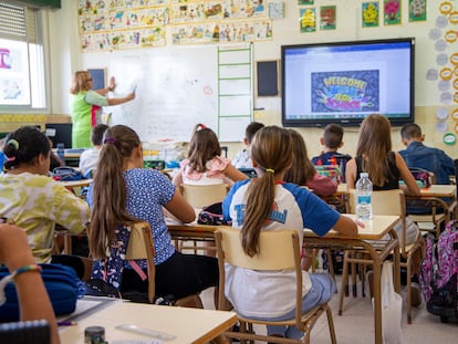 Niños en un colegio de Logroño en el comienzo del curso escolar.