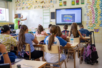 Niños del colegio público San Pío X de Logroño, en la vuelta a clase, el día 7.