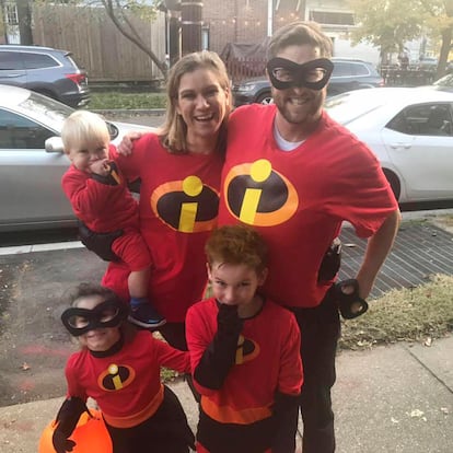 Maeve Kennedy Townsend y su familia en una fotografía de Facebook.