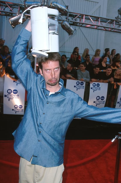 Tom Green en la alfombra roja de los MTV Movie Awards en el año 2000.