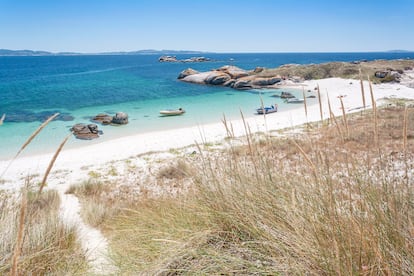 Islote Areoso, espacio protegido frente a la Illa de Arousa.