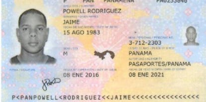 Hoja de identificación del pasaporte de Yunya.