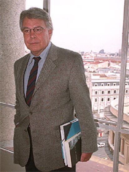 Felipe González, ayer en el Círculo de Bellas Artes.