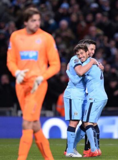 Silva y Nasri festejan un gol ante el Newcastle. 