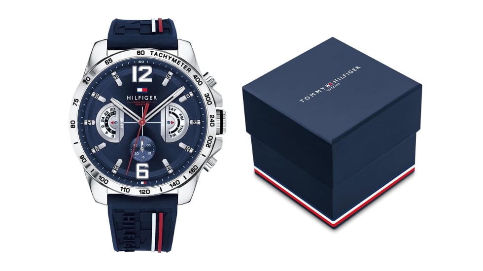 Reloj analógico en azul marino de Tommy Hilfiger.