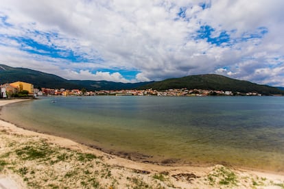 Vista de la bahía de Muros, desde donde empieza la ruta. 
