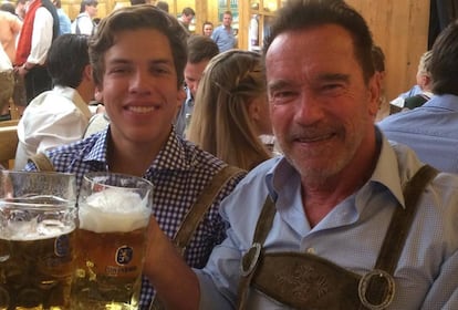 Joseph Baena y Arnold Schwarzenegger, en M&uacute;nich.