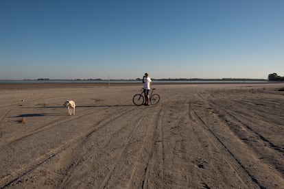 Vista de la Laguna de Lobos en la provincia de Buenos Aires, Argentina.