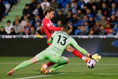 Antoine Griezmann marca ante David Soria