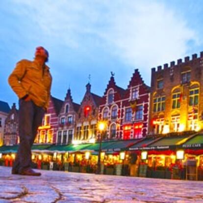 La plaza del Mercado de Brujas, Bélgica.