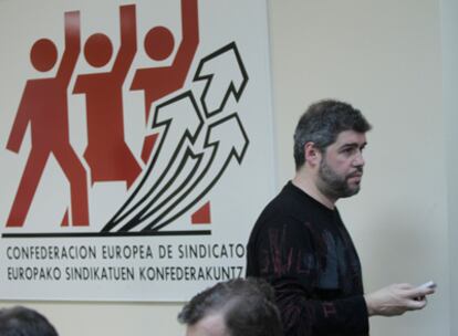 El secretario general de CC OO, Unai Sordo tras la conferencia de prensa celebrada en su sede de Bilbao.
