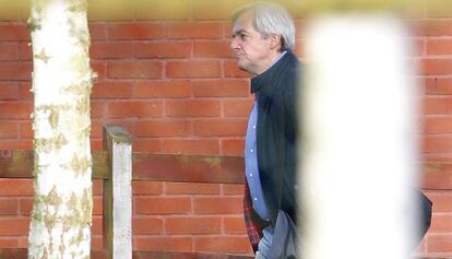 Chris Huhne, al salir de la cárcel.