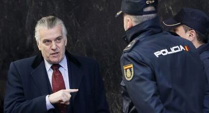 El extesorero del PP Luis Bárcenas, este lunes en la Audiencia Nacional.