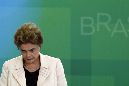 A presidenta Dilma, durante a cerimônia de posse dos novos ministros, entre eles o ex-presidente Lula, nesta quinta.