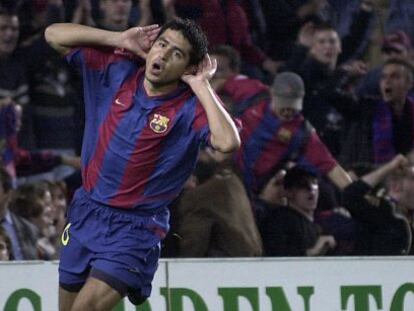 Riquelme celebra un gol con el Barcelona.