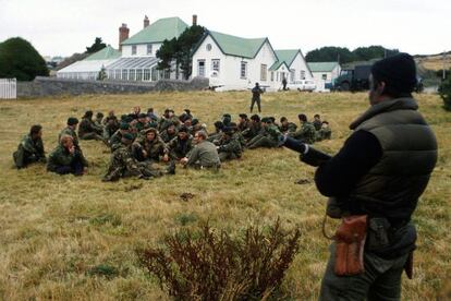 Foto de Archivo de la Guerra de las Malvinas en 1982 entre Argentina y Reino Unido